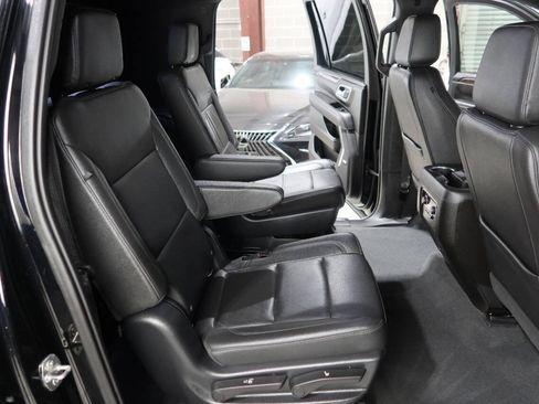 Used 2021 Chevrolet Suburban Z71 AWD/4WD image 15