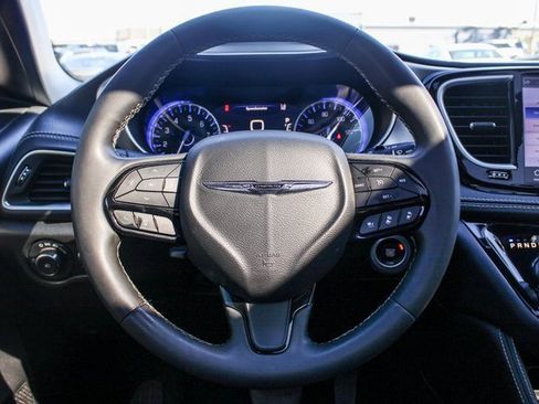 Used 2023 Chrysler Pacifica Limited w/ S Appearance Package image 28