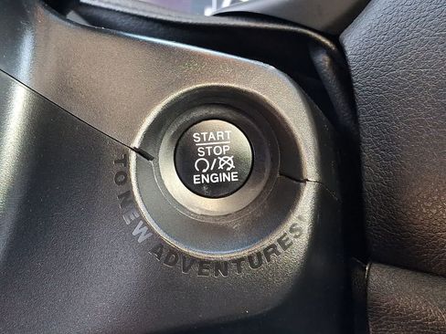 Used 2018 Jeep Renegade Latitude w/ Advanced Technology Group AWD/4WD image 26