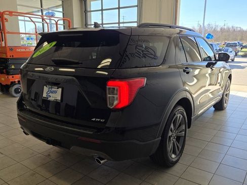 Used 2024 Ford Explorer XLT w/ Equipment Group 202A AWD/4WD image 15