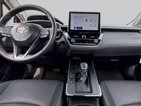 Used 2026 Toyota Corolla Cross XLE w/ Convenience Package FWD image 15