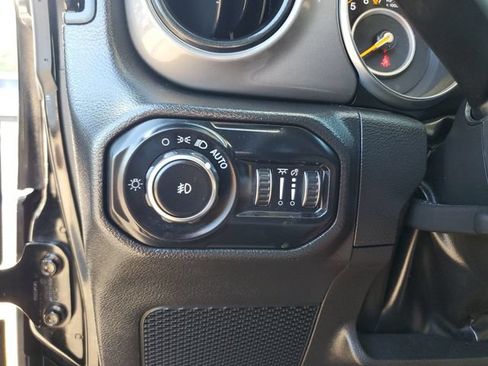 Used 2022 Jeep Wrangler Sport AWD/4WD image 22