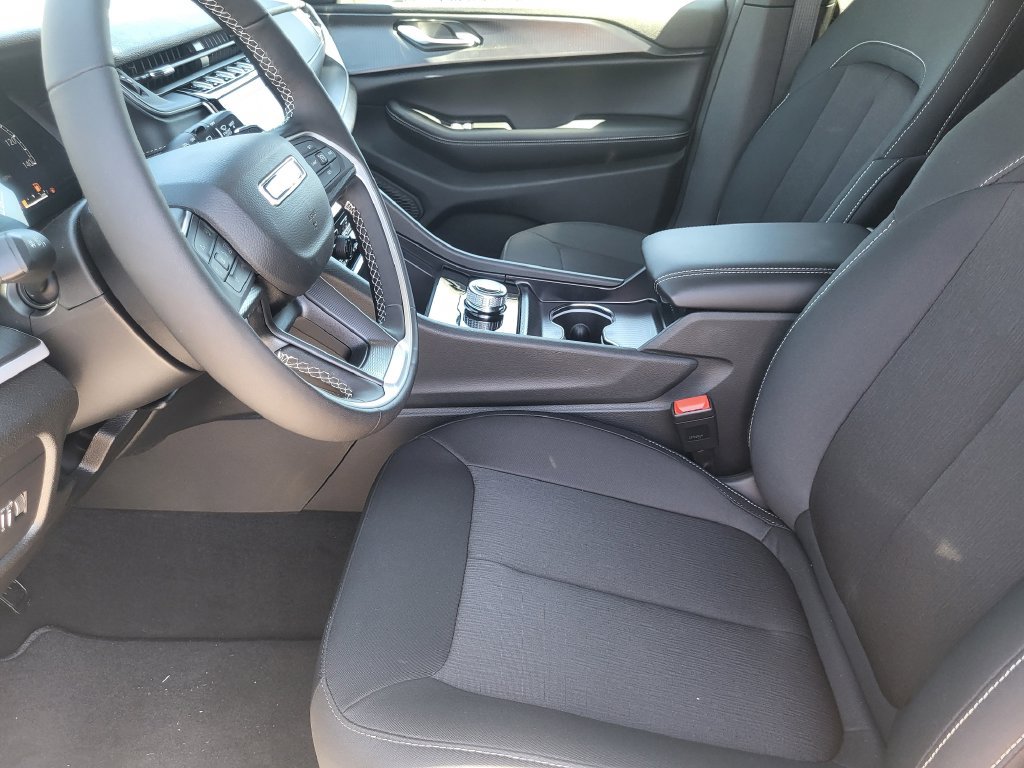 New 2026 Jeep Grand Cherokee Laredo X AWD/4WD image 12