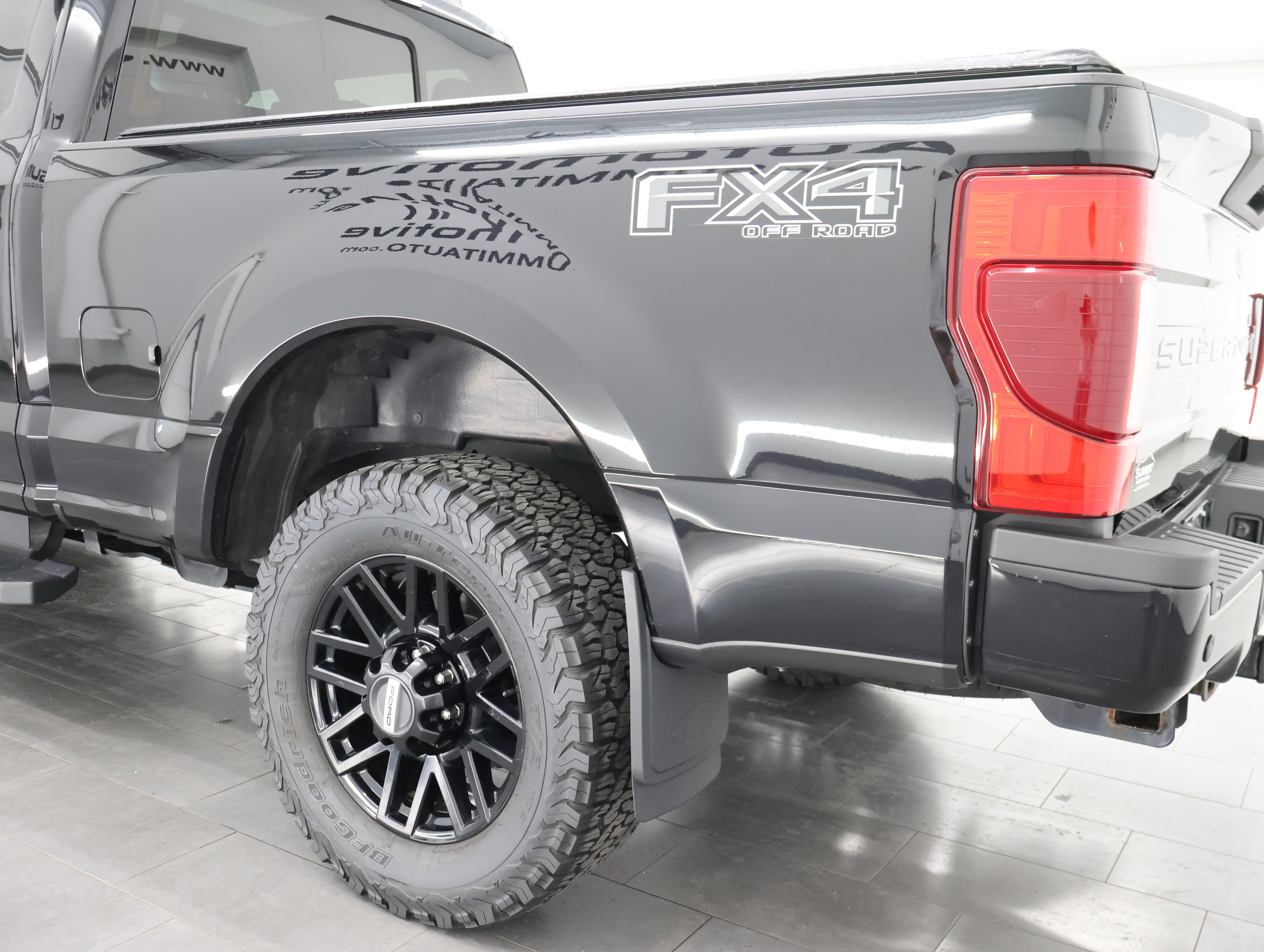 Used 2022 Ford F250 Lariat w/ Black Appearance Package AWD/4WD image 29