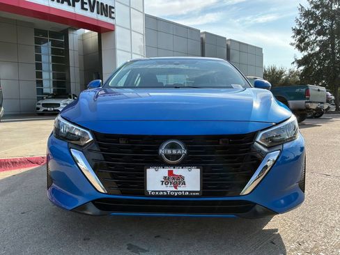 Used 2025 Nissan Sentra SV FWD image 3