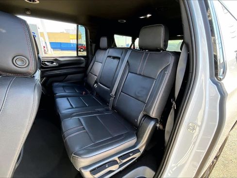 Used 2024 Chevrolet Suburban RST image 19