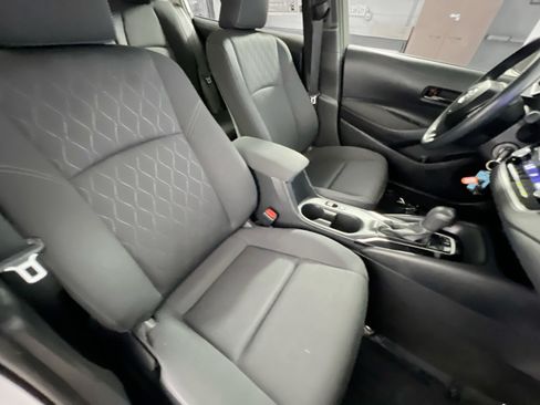 Used 2024 Toyota Corolla LE FWD image 30