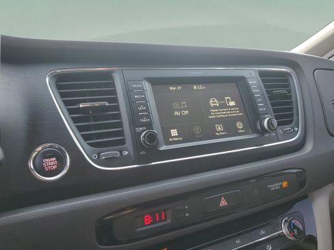 Used 2017 Kia Sedona LX w/ LX Essentials Premium Package image 22