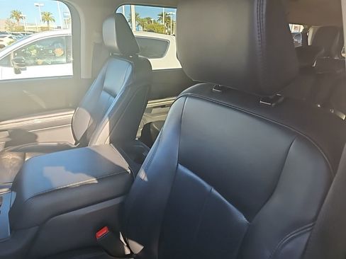Used 2024 Ford Expedition Max XLT image 5