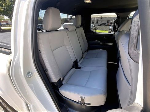 Used 2024 Toyota Tacoma SR5 AWD/4WD image 31
