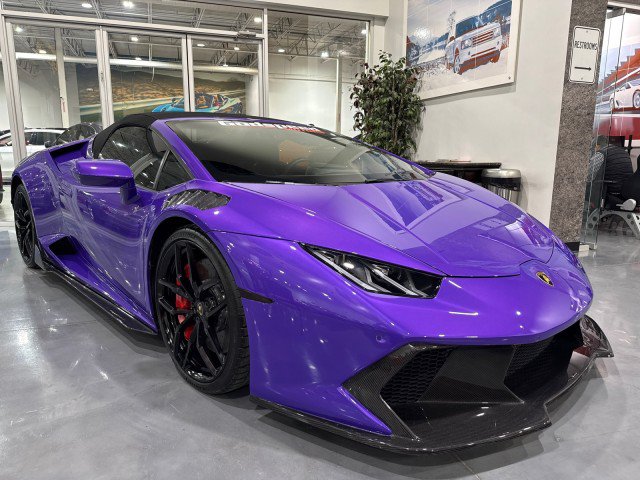 Used 2017 Lamborghini Huracan LP 610-4 AWD/4WD image 3