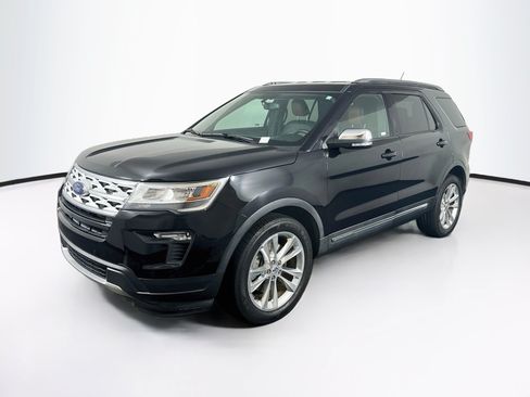 Used 2019 Ford Explorer XLT w/ Equipment Group 202A AWD/4WD image 3