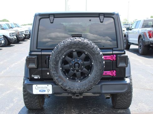 Used 2018 Jeep Wrangler Unlimited Sport S AWD/4WD image 4