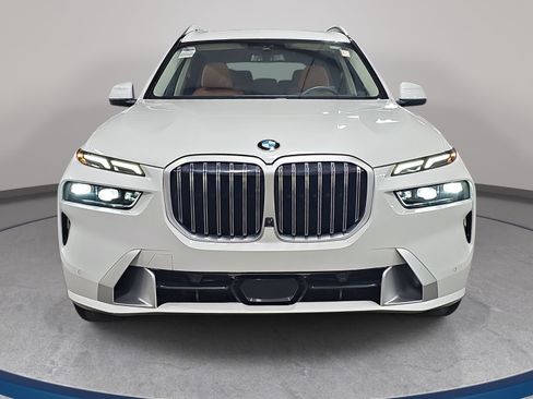 Used 2024 BMW X7 xDrive40i AWD/4WD image 2