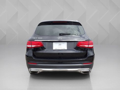 Used 2018 Mercedes-Benz GLC 300 4MATIC image 4