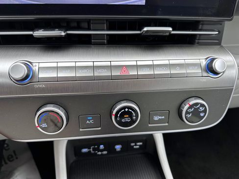 Used 2024 Hyundai Kona SE AWD/4WD image 24