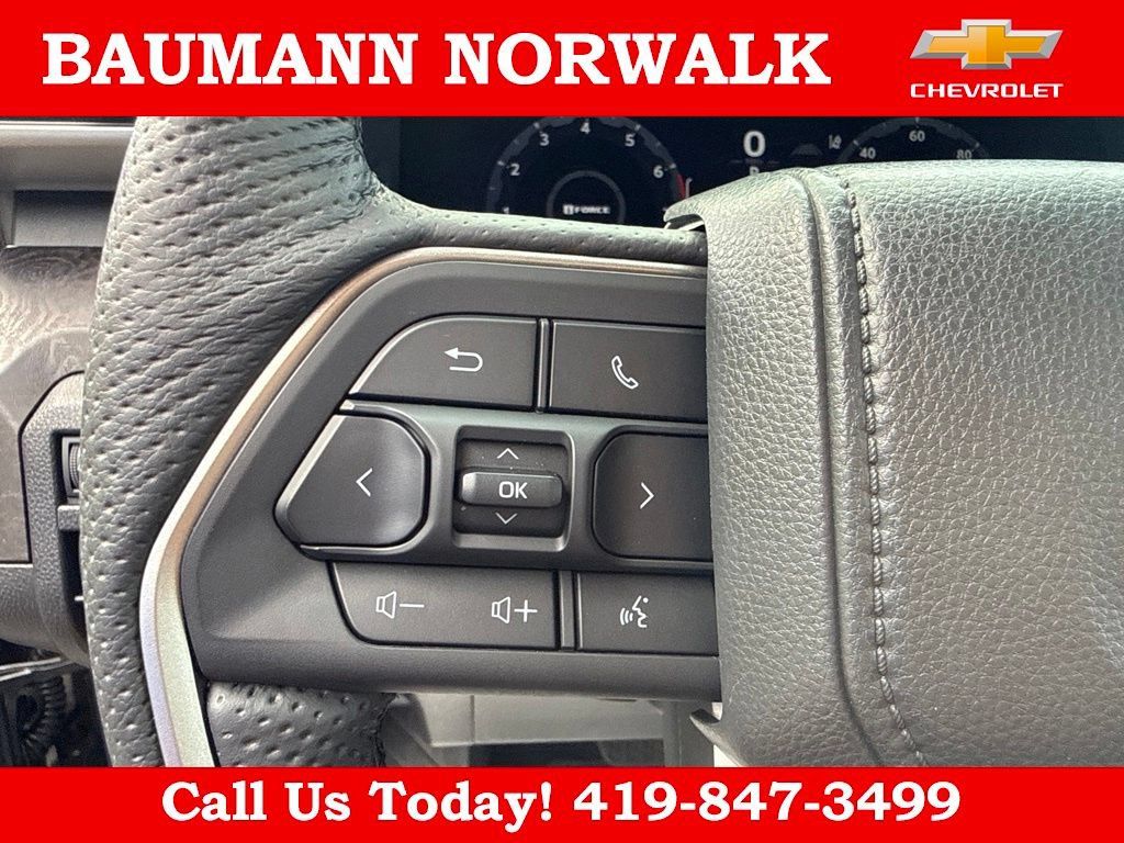 Used 2025 Toyota Tacoma Limited AWD/4WD image 30