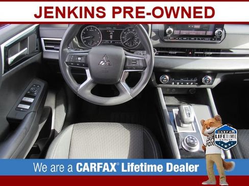 Used 2022 Mitsubishi Outlander ES image 17