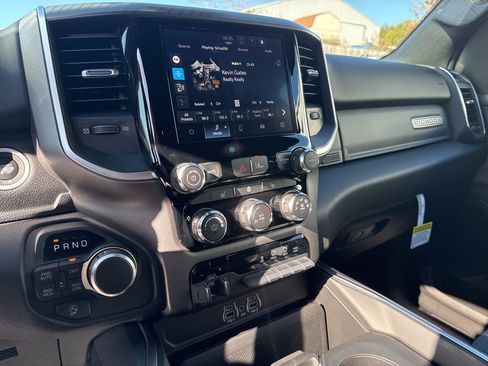 New 2026 RAM 1500 4x4 Crew Cab image 32