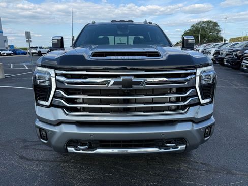 Used 2025 Chevrolet Silverado 3500 High Country w/ High Country Premium Package AWD/4WD image 7