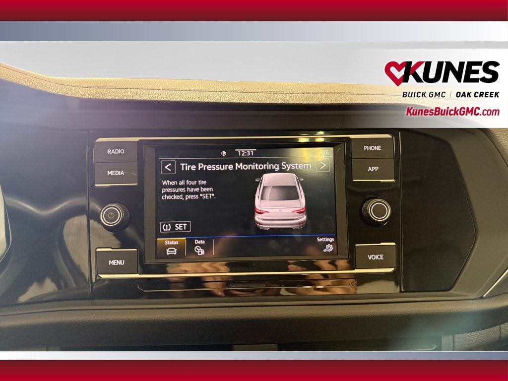 Used 2024 Volkswagen Jetta SE FWD image 26