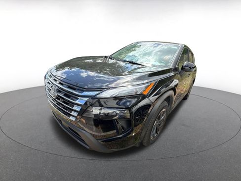 Used 2025 Nissan Rogue SV image 3