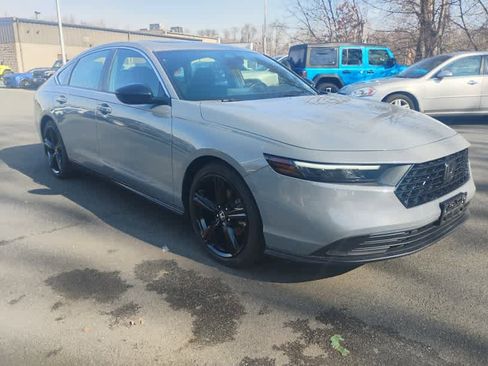 Used 2024 Honda Accord Sport image 2