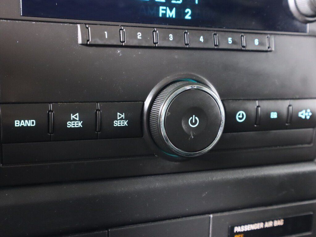 Used 2014 Chevrolet Express 1500 RWD image 18