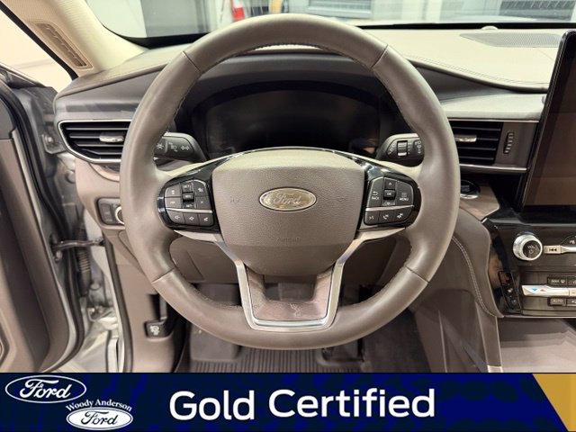 Certified 2024 Ford Explorer Platinum w/ Technology Package AWD/4WD image 10