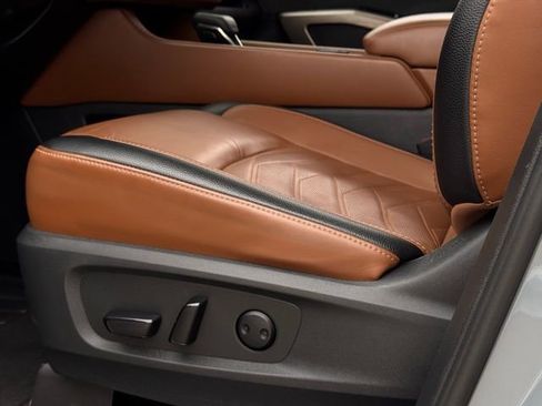 Used 2022 Nissan Pathfinder Platinum w/ Cargo Package image 25