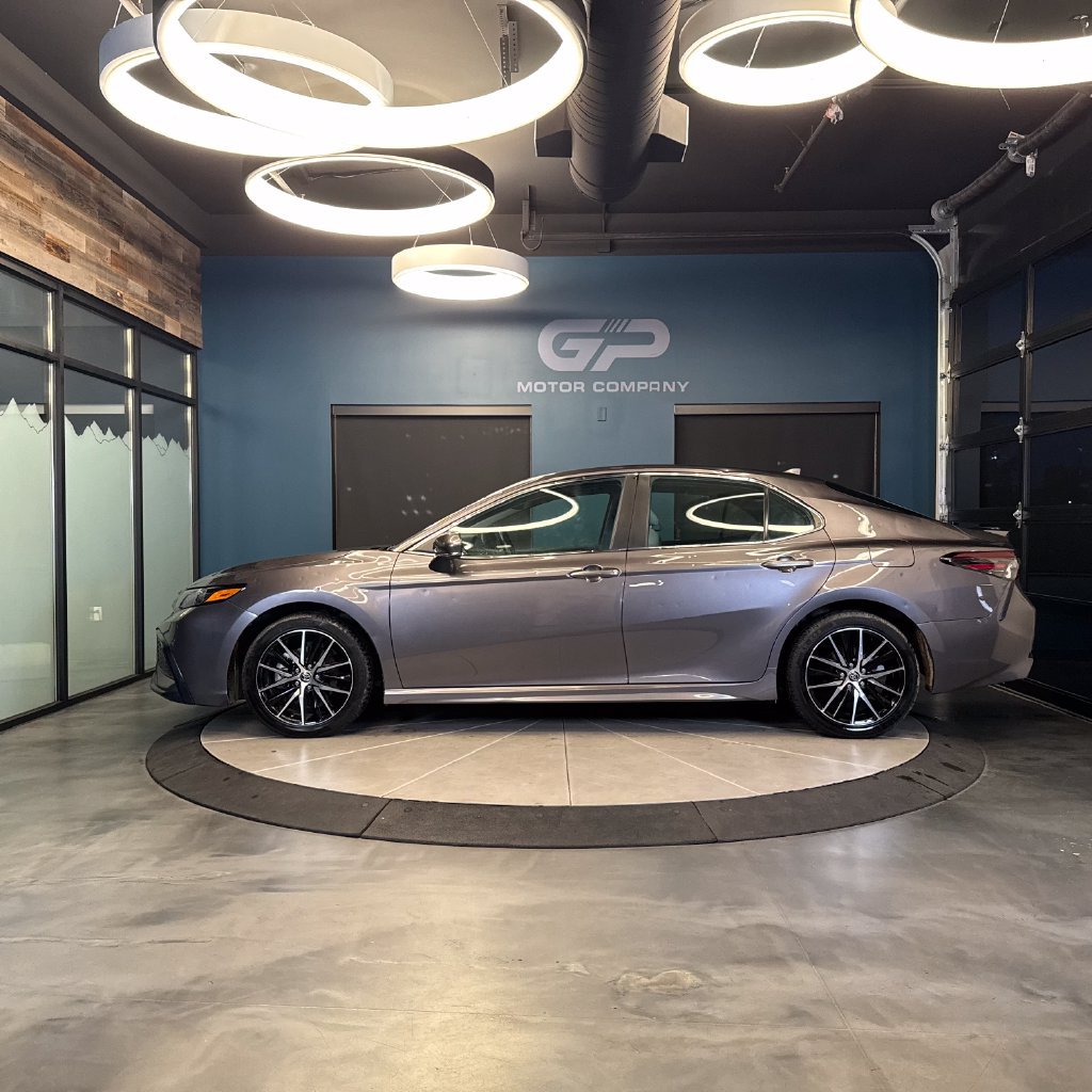 Used 2023 Toyota Camry SE FWD image 6