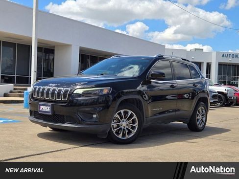 Used 2019 Jeep Cherokee Latitude Plus w/ Comfort/Convenience Group image 1