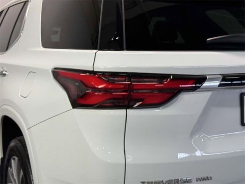 Used 2023 Chevrolet Traverse Premier image 28