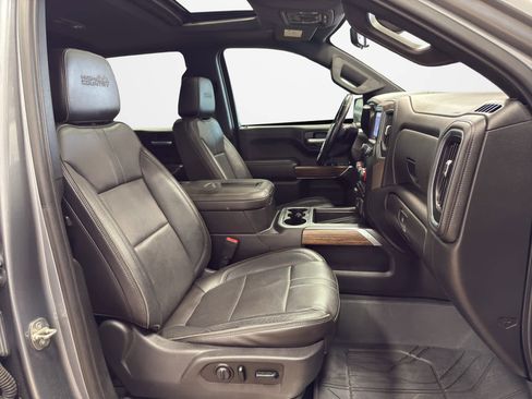 Used 2019 Chevrolet Silverado 1500 High Country w/ Technology Package image 30