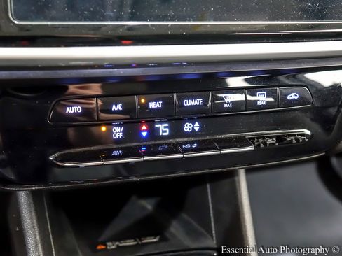 Used 2023 Chevrolet Bolt EUV LT w/ Driver Confidence Package image 22