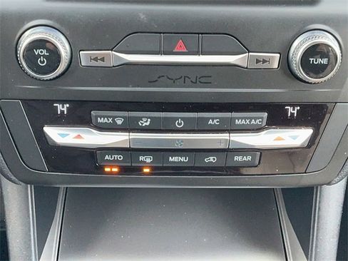 Used 2020 Ford Explorer XLT w/ Equipment Group 202A image 25