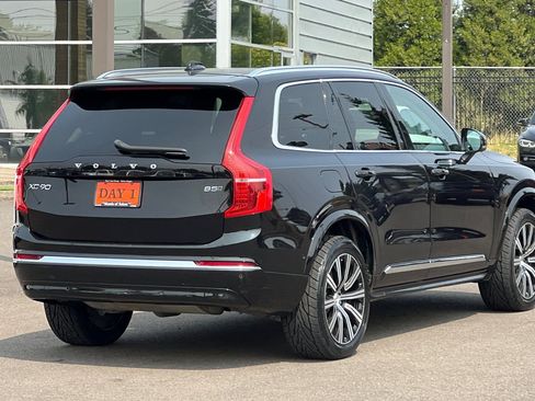 Used 2023 Volvo XC90 B5 Plus AWD/4WD image 5