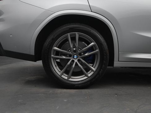 Used 2019 BMW X4 M40i w/ Premium Package image 18