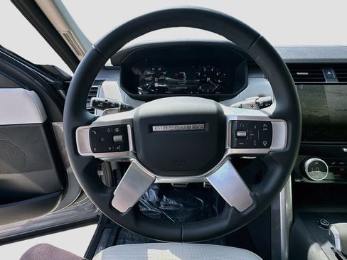 Certified 2025 Land Rover Discovery Dynamic SE AWD/4WD image 12