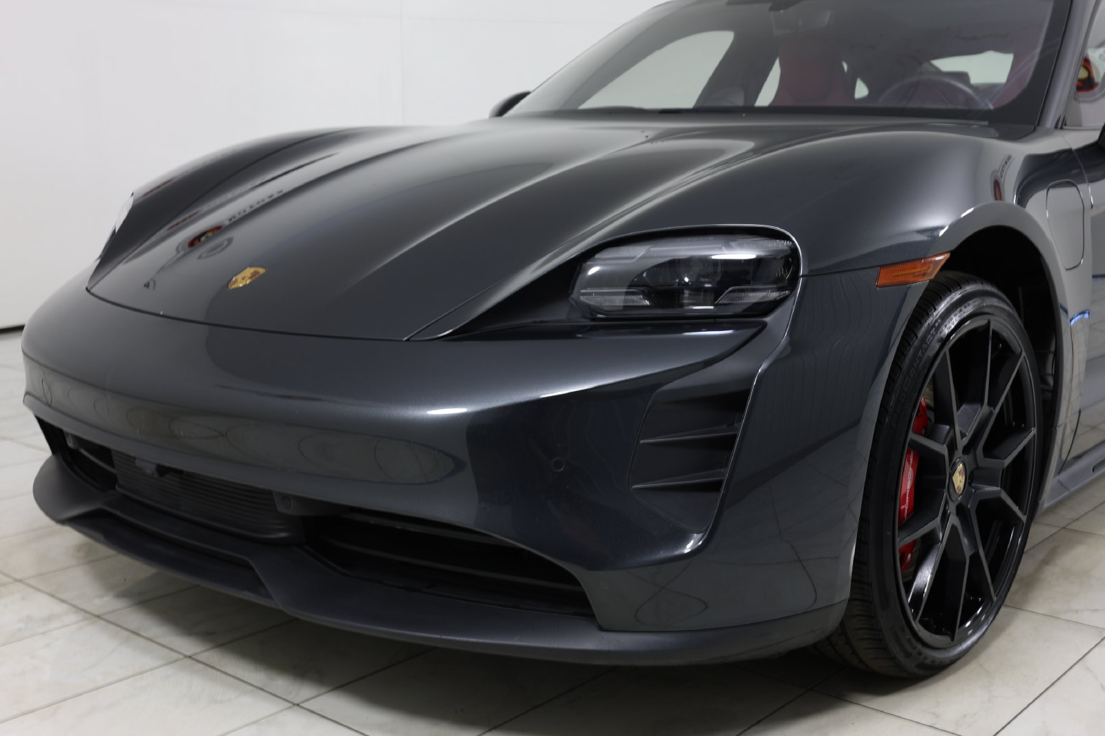 Used 2024 Porsche Taycan GTS w/ Premium Package (P6U) AWD/4WD image 43