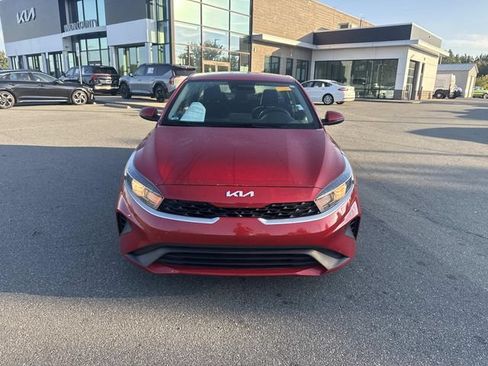 Used 2024 Kia Forte LXS w/ LXS Technology Package FWD image 2