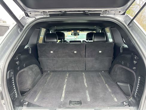 Used 2016 Jeep Grand Cherokee Limited AWD/4WD image 13