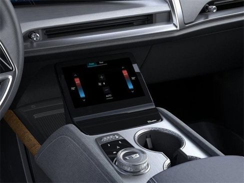 New 2026 Cadillac Vistiq Premium Luxury w/ LPO, Floor Liner Package image 23