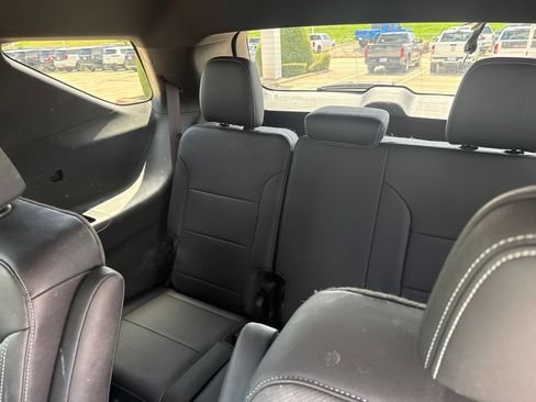 Used 2024 Chevrolet Traverse LT w/ Midnight/Sport Edition FWD image 12
