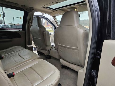 Used 2006 Ford F350 Lariat AWD/4WD image 24