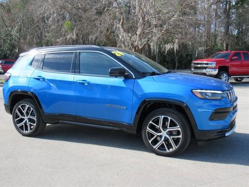 Used 2024 Jeep Compass Limited w/ Elite Group image 2