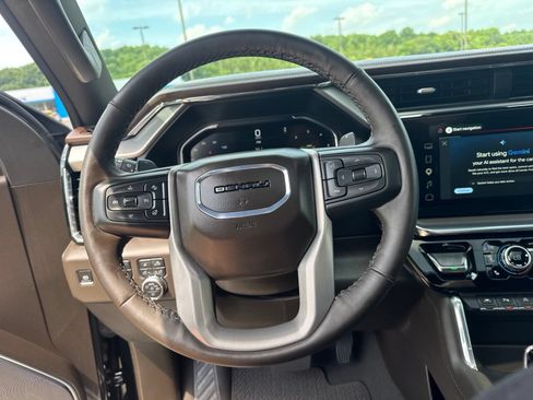 Used 2025 GMC Sierra 1500 Denali AWD/4WD image 23