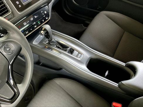 Used 2018 Honda HR-V EX image 17