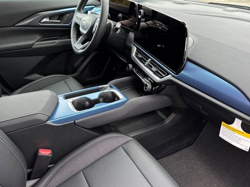 New 2026 Chevrolet Equinox EV LT image 16