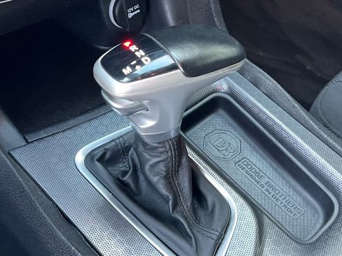 Used 2017 Dodge Charger SXT image 19